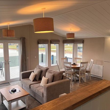 Brackenborough Lakes Resort Louth  Exteriör bild