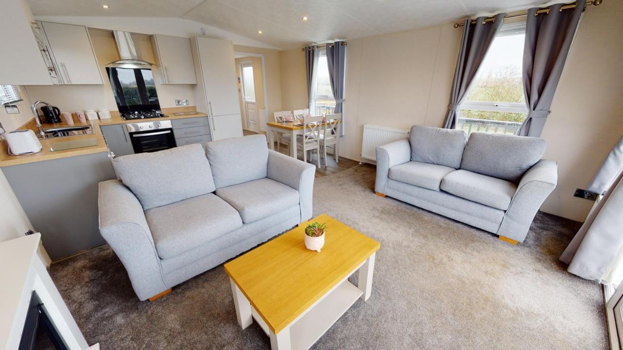 Brackenborough Lakes Resort Louth  Exteriör bild