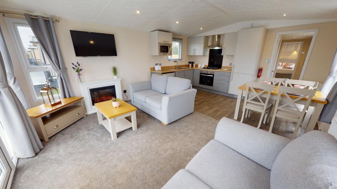Brackenborough Lakes Resort Louth  Exteriör bild