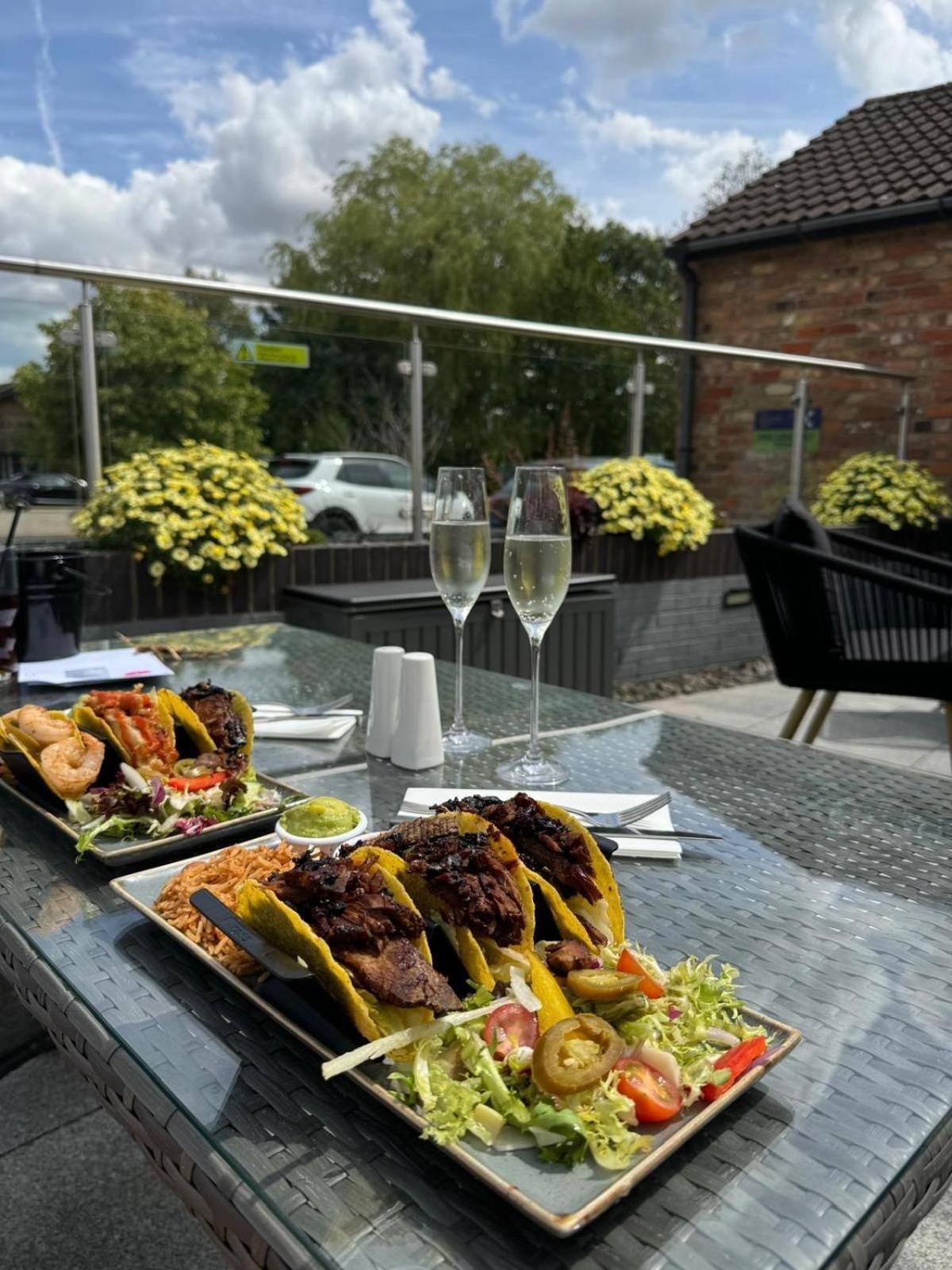 Brackenborough Lakes Resort Louth  Exteriör bild