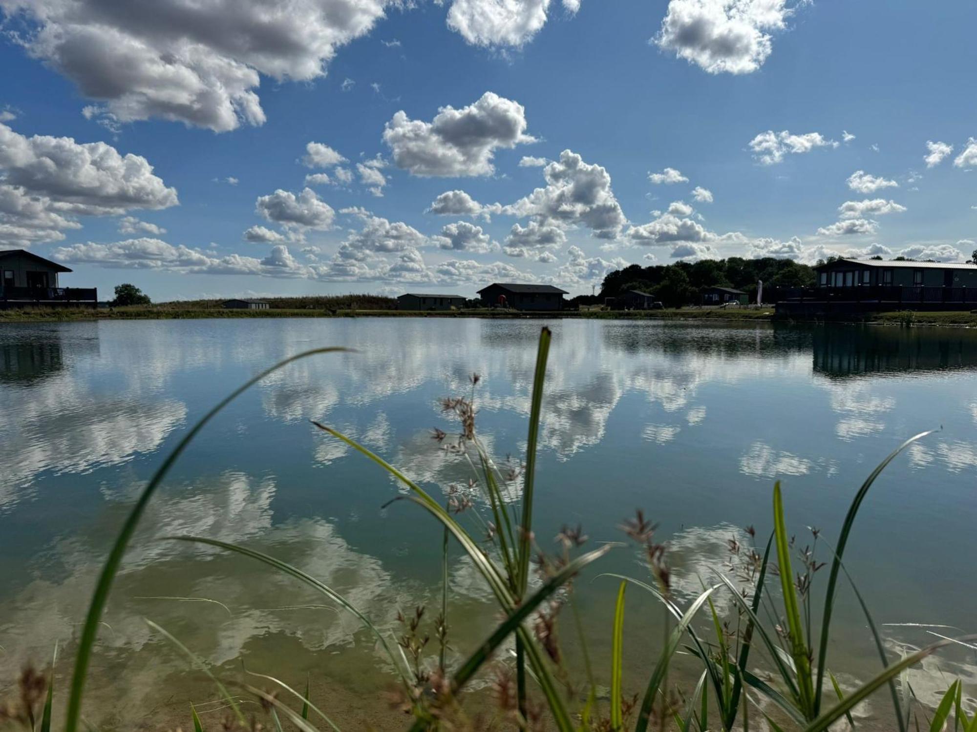Brackenborough Lakes Resort Louth  Exteriör bild