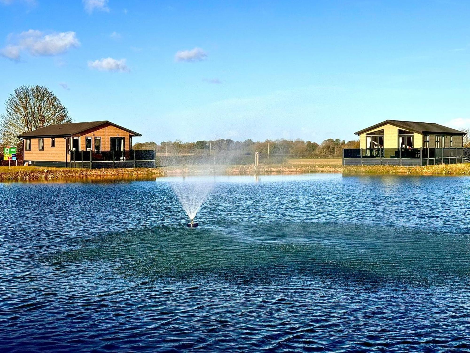 Brackenborough Lakes Resort Louth  Exteriör bild